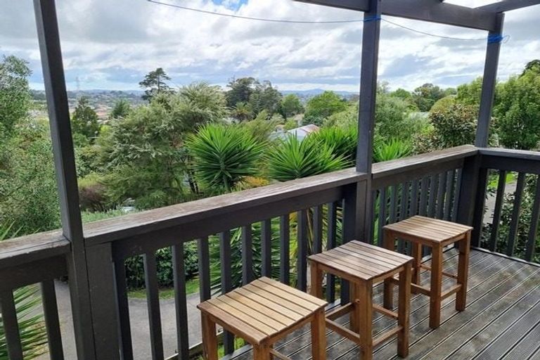 Photo of property in 14 Arde Place, Massey, Auckland, 0614