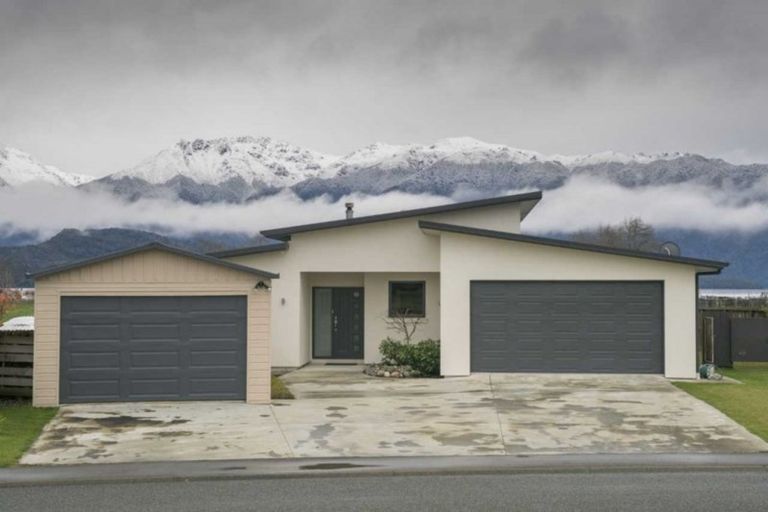 Photo of property in 87 Dusky Street, Te Anau, 9600