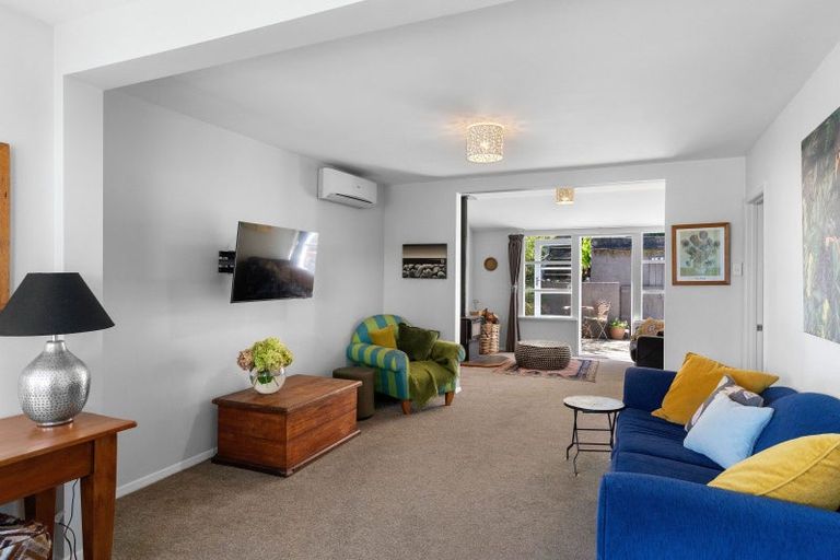 Photo of property in 71 Muritai Road, Eastbourne, Lower Hutt, 5013