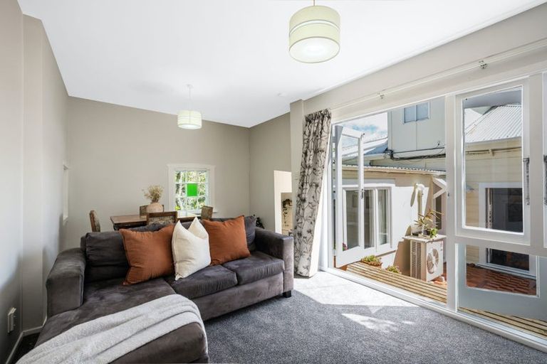 Photo of property in 29c North Terrace, Kelburn, Wellington, 6012