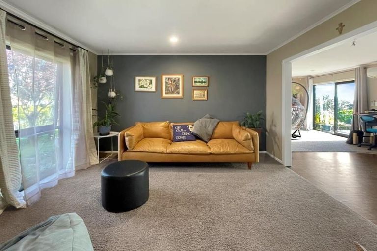 Photo of property in 5 Ruske Place, Grandview Heights, Hamilton, 3200