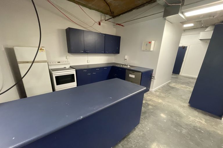 Photo of property in 16 Kent Terrace, Mount Victoria, Wellington, 6011