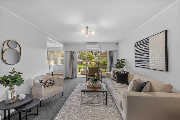 Photo of property in 2/4 Larne Avenue, Pakuranga Heights, Auckland, 2010