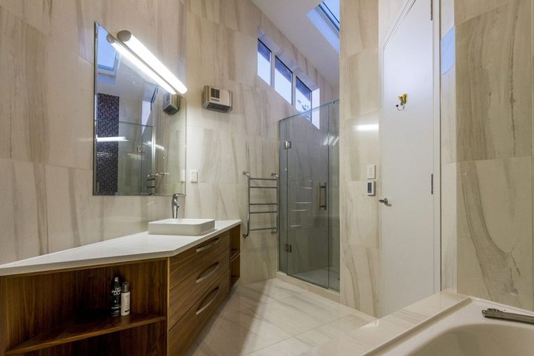 Photo of property in 2 Seacliffe Avenue, Belmont, Auckland, 0622