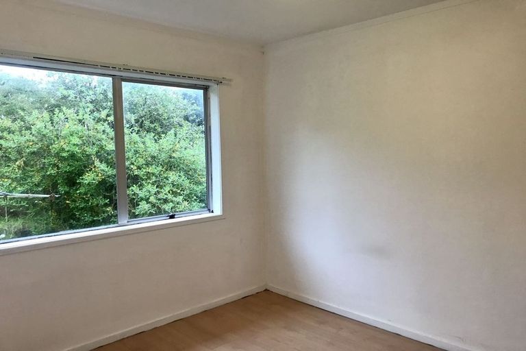 Photo of property in 1/95c Captain Scott Road, Glen Eden, Auckland, 0602