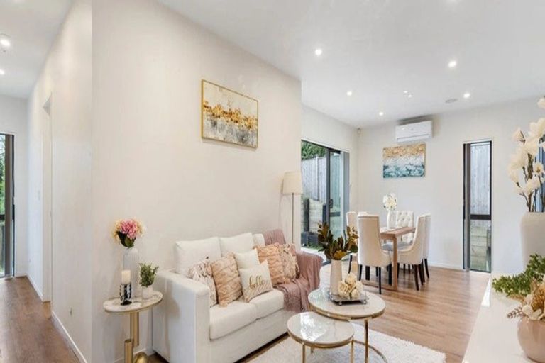 Photo of property in 2 Creswell Lane, Papakura, 2110