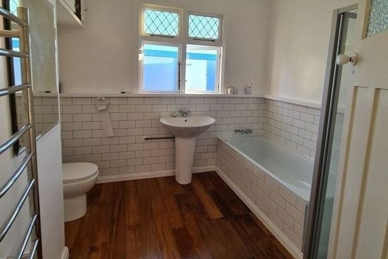 Photo of property in 49 Huatoki Street, Vogeltown, New Plymouth, 4310