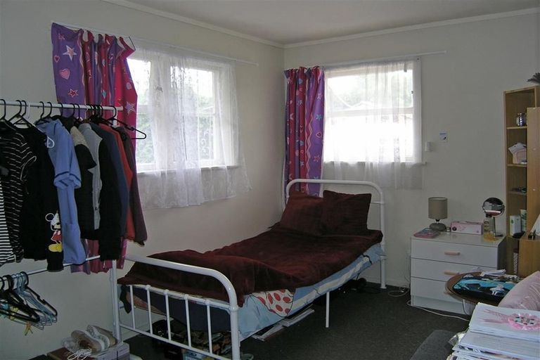 Photo of property in 1 Keys Street, Elderslea, Upper Hutt, 5018