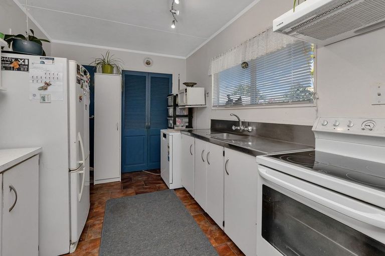 Photo of property in 136 George Street, Hikurangi, 0114
