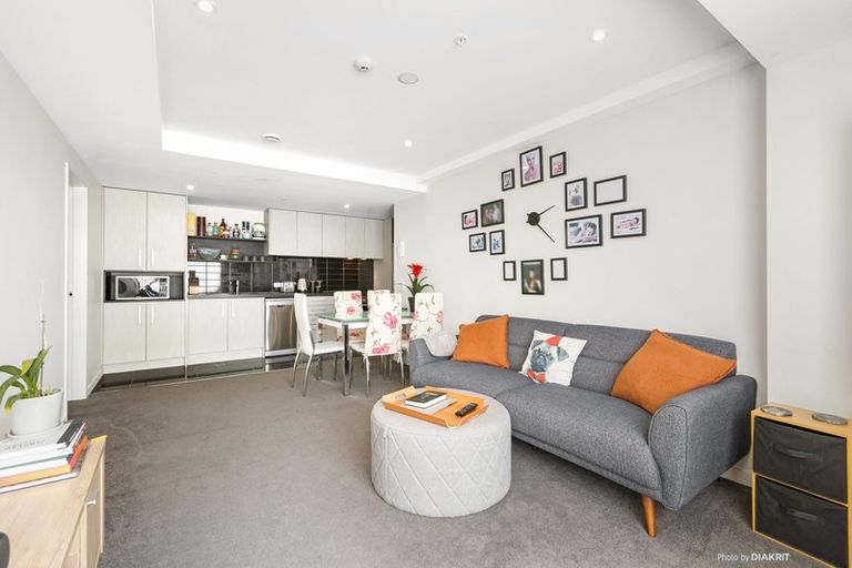 Photo of property in Nouvo Apartments, 2/21c Rugby Street, Mount Cook, Wellington, 6021