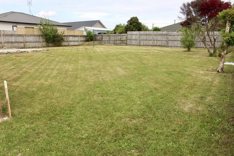 Photo of property in 21a Birdwood Road, Swanson, Auckland, 0612