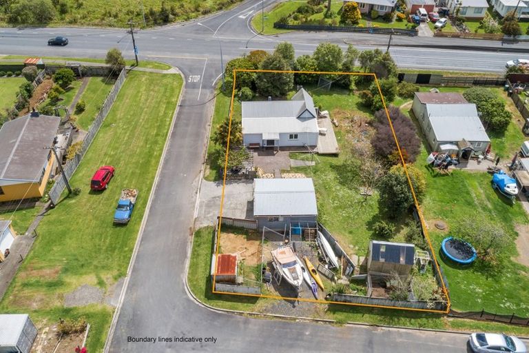 Photo of property in 1 Buchanan Street, Hikurangi, 0114