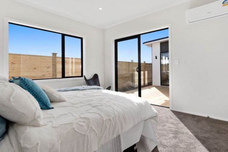 Photo of property in 16 Makura Drive, Papamoa Beach, Papamoa, 3118