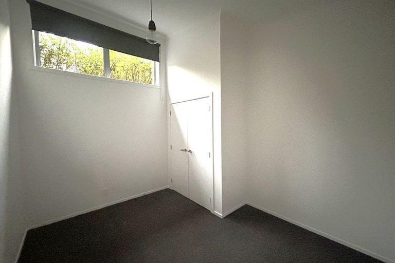 Photo of property in 16a Springdale Grove, Fitzherbert, Palmerston North, 4410