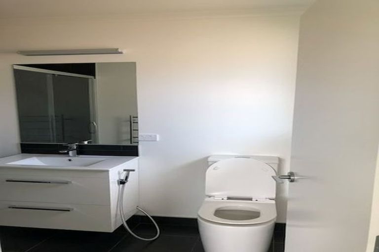 Photo of property in 4 James Elliot Way, Pokeno, 2402