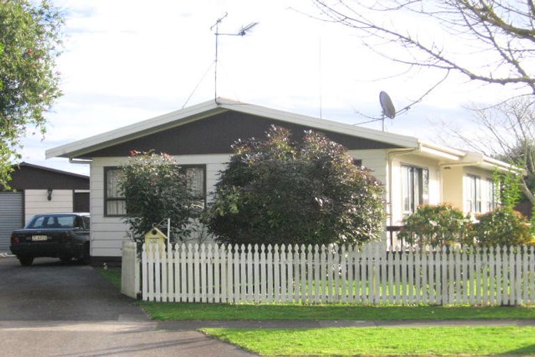 Photo of property in 89 Oakfield Crescent, Pukete, Hamilton, 3200