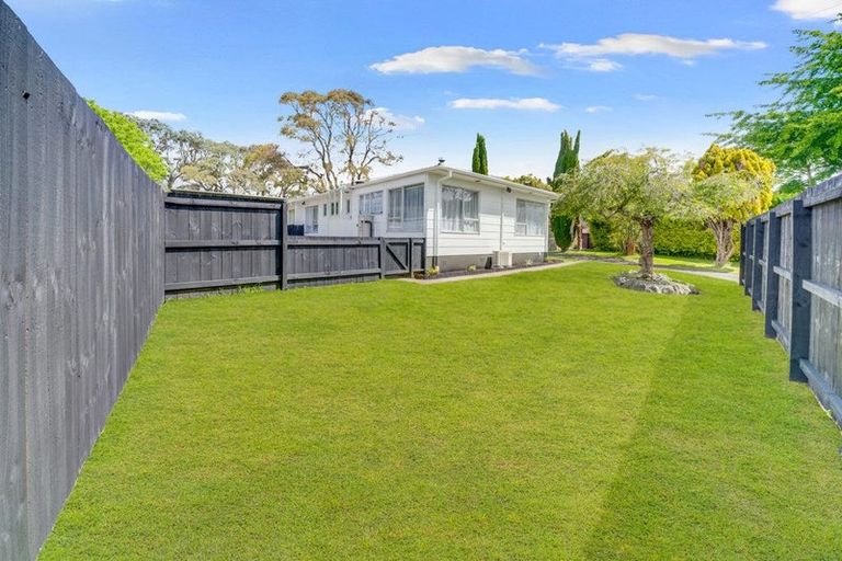 Photo of property in 1/10 Gloaming Place, Conifer Grove, Takanini, 2112