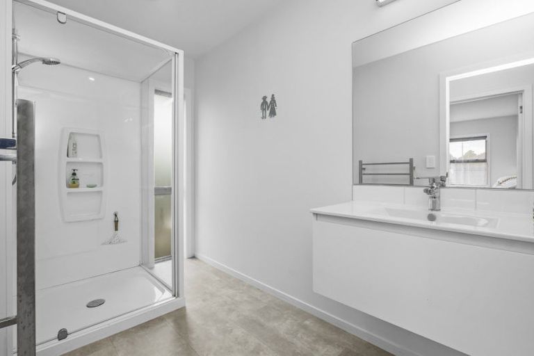 Photo of property in 9 Mylindas Road, Whakatiwai, Miranda, 2473