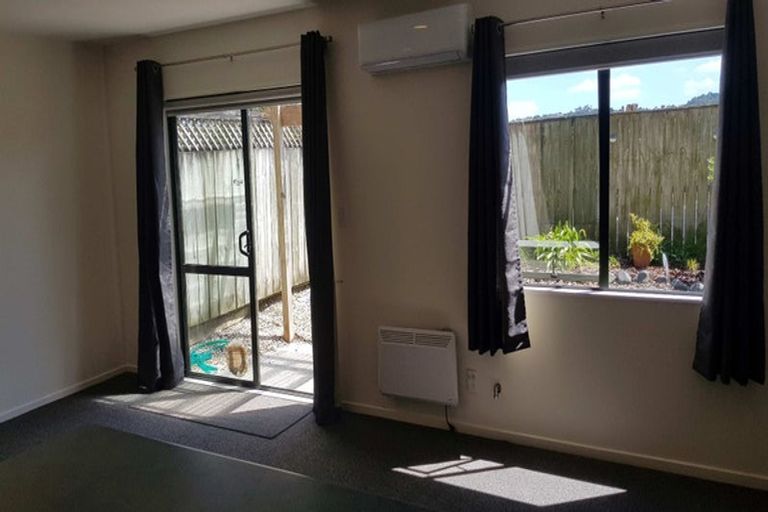 Photo of property in 4/3 Orwell Road, Greenhithe, Auckland, 0632