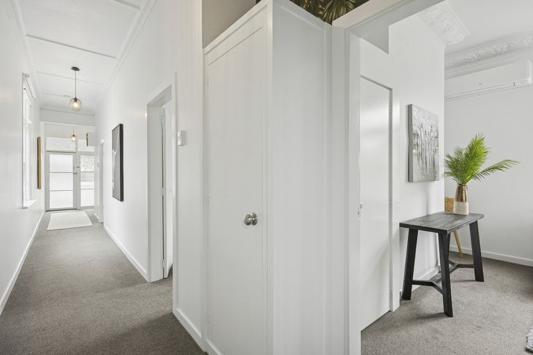 Photo of property in 57 Royal Crescent, Saint Kilda, Dunedin, 9012