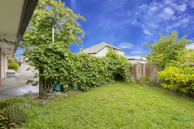 Photo of property in 4/50a Division Street, Riccarton, Christchurch, 8041