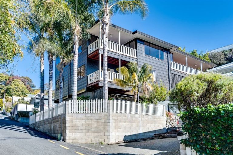 Photo of property in 17 Goldsmith Road, Hospital Hill, Napier, 4110