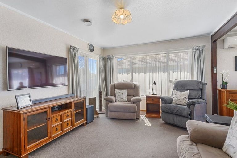 Photo of property in 33 Dunstan Crescent, Hornby, Christchurch, 8042