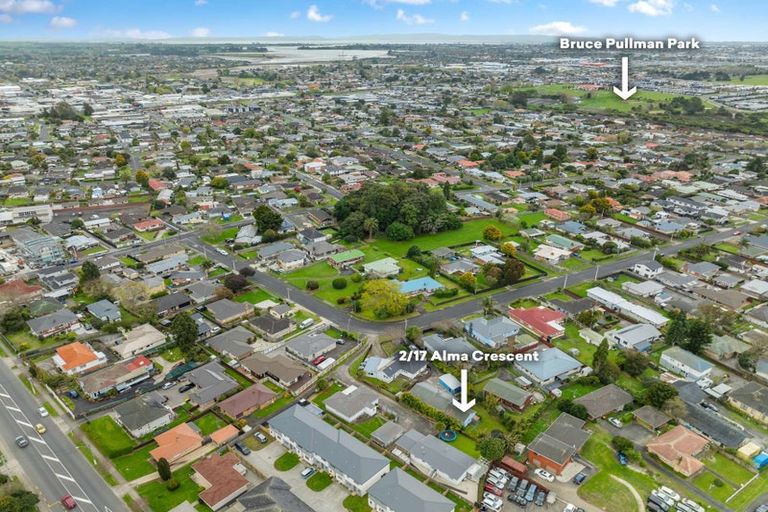 Photo of property in 2/17 Alma Crescent, Papakura, 2110