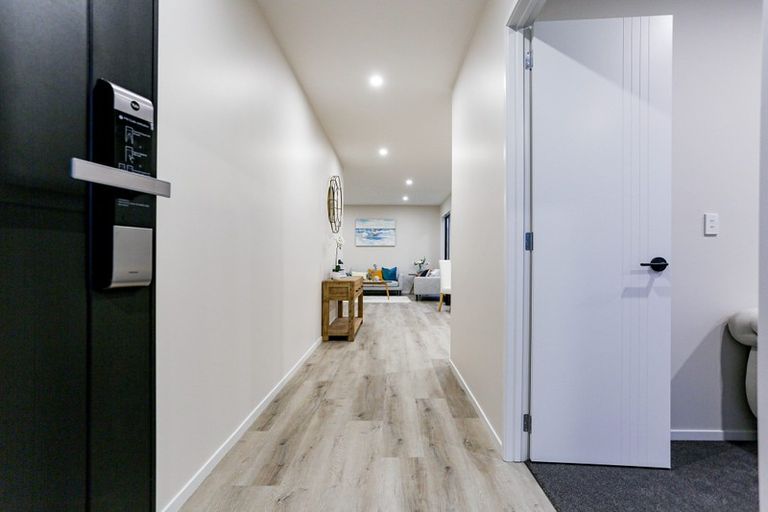 Photo of property in 12 Tarras Road, Kumeu, 0810