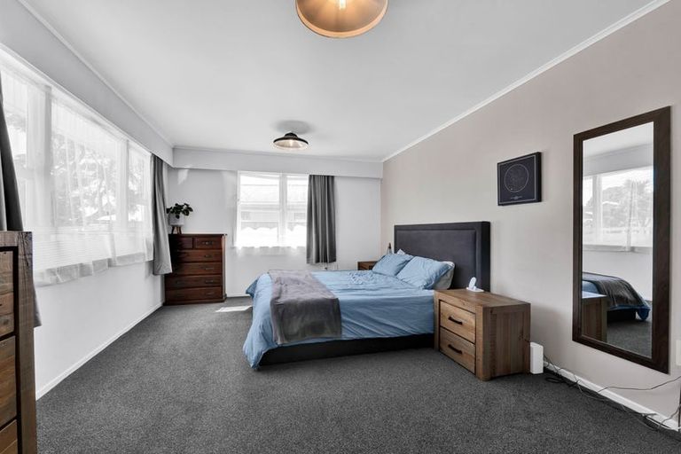 Photo of property in 9 Manu Crescent, Upper Vogeltown, New Plymouth, 4310