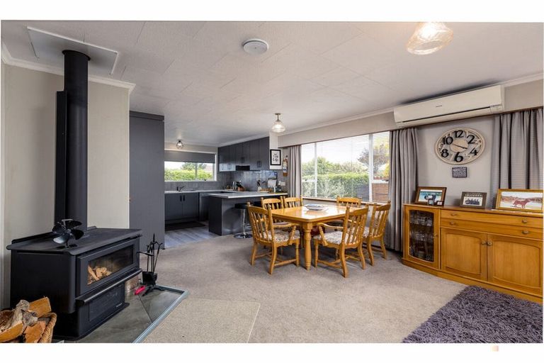 Photo of property in 11 Oxford Street, Waimate, 7924