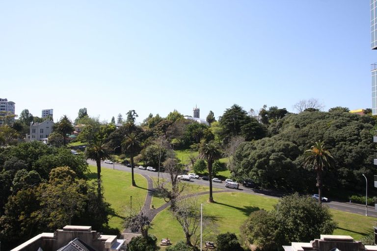 Photo of property in The Metropolis Apartments, 2912/1 Courthouse Lane, Auckland Central, Auckland, 1010