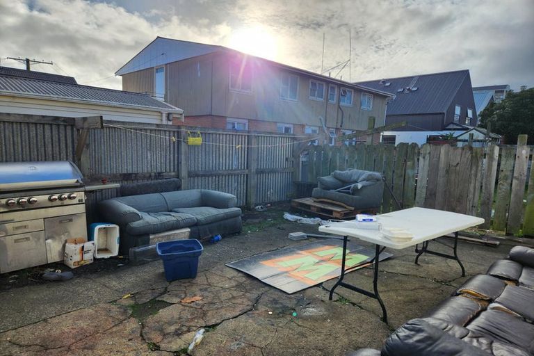 Photo of property in 204 Leith Street, North Dunedin, Dunedin, 9016