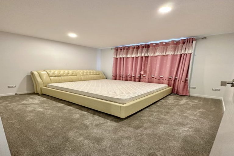 Photo of property in 15 The Mews, Shamrock Park, Auckland, 2016