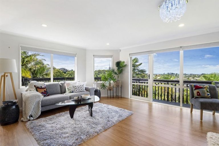 Photo of property in 941 East Coast Road, Torbay, Auckland, 0630