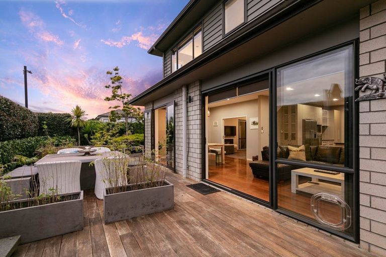 Photo of property in 29 Huntington Park Drive, Greenhithe, Auckland, 0632