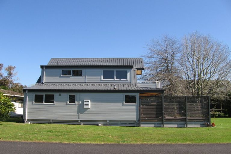 Photo of property in 1 Hicks Place, Cooks Beach, Whitianga, 3591