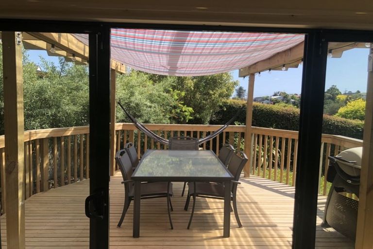Photo of property in 1/32 Tui Glen Road, Birkenhead, Auckland, 0626