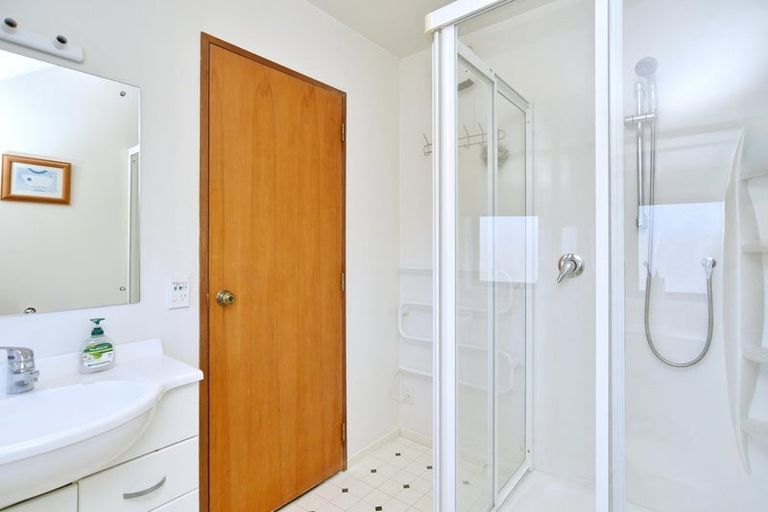 Photo of property in 6 Luxton Place, Rangiora, 7400