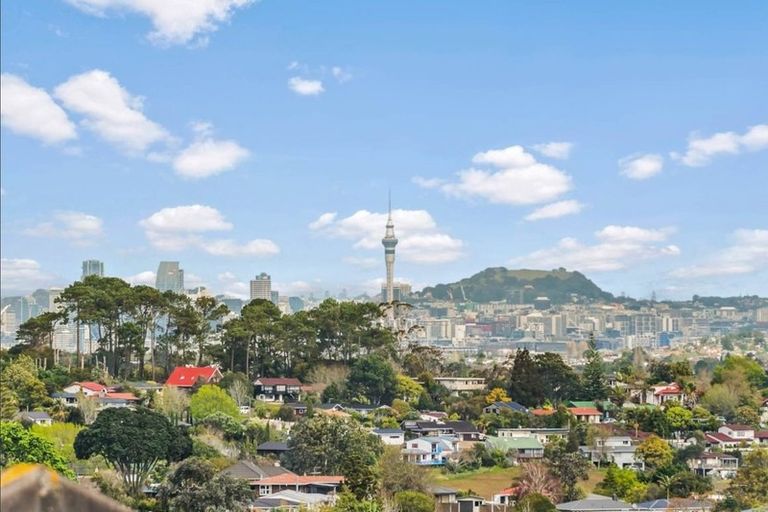 Photo of property in 408b East Coast Road, Sunnynook, Auckland, 0630