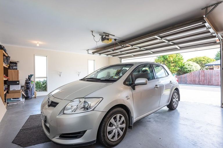 Photo of property in 4 Beauford Place, Parklands, Christchurch, 8083