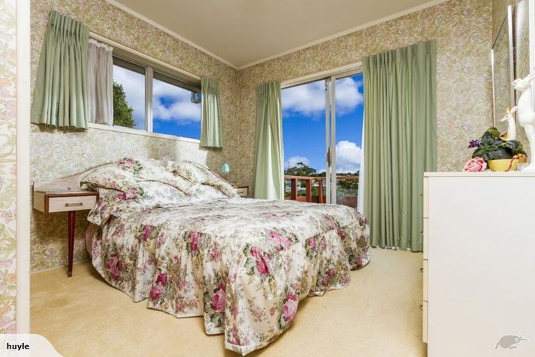 Photo of property in 36 Sunset Road, Unsworth Heights, Auckland, 0632