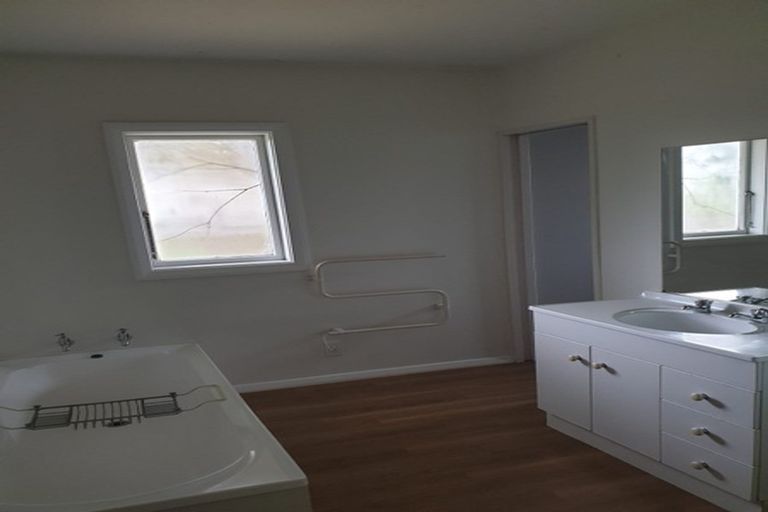 Photo of property in 15b Lothian Street, Ilam, Christchurch, 8041