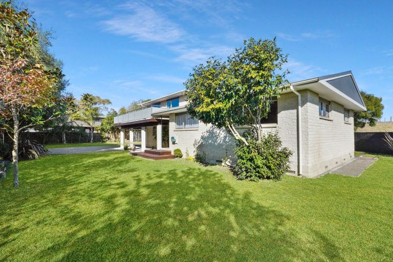 Photo of property in 9 Tirimoana Place, Te Awanga, 4102