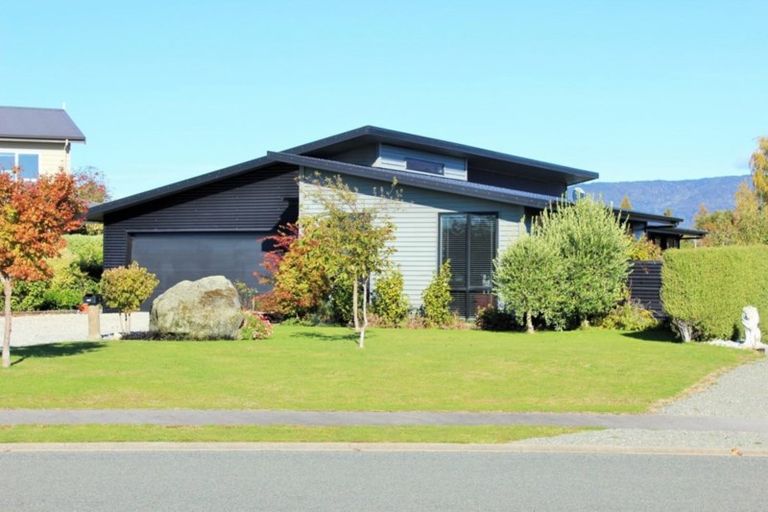 Photo of property in 32 Breaksea Street, Te Anau, 9600