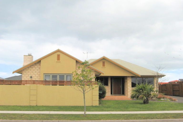 Photo of property in 23 Aranui Drive, Papamoa Beach, Papamoa, 3118