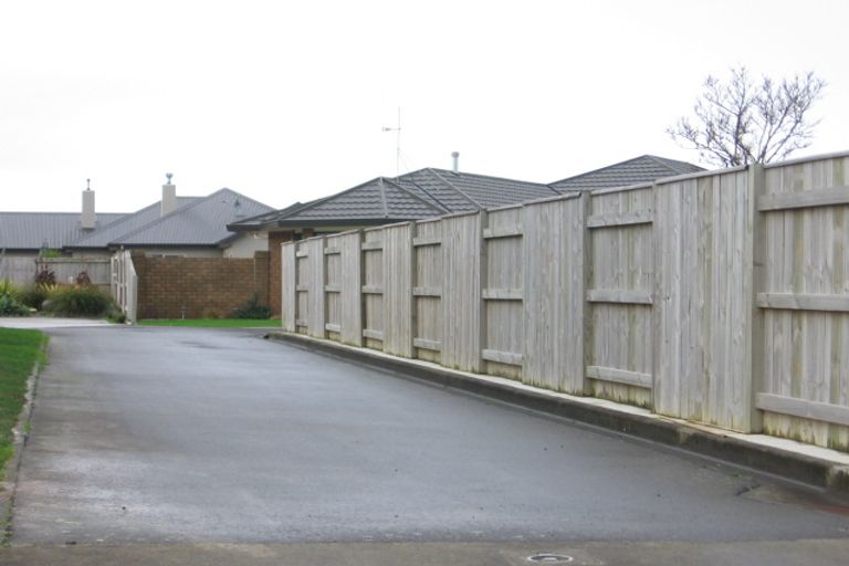 Photo of property in 125 Schnell Drive, Kelvin Grove, Palmerston North, 4414