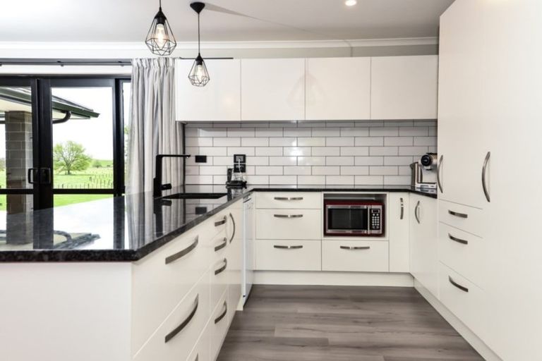 Photo of property in 18 Smith Road, Horsham Downs, Hamilton, 3281