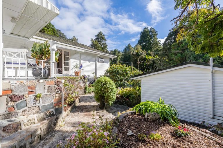 Photo of property in 31 Valley Road, Titirangi, Auckland, 0604
