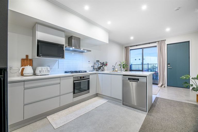 Photo of property in 42 Pennant Street, Long Bay, Auckland, 0630